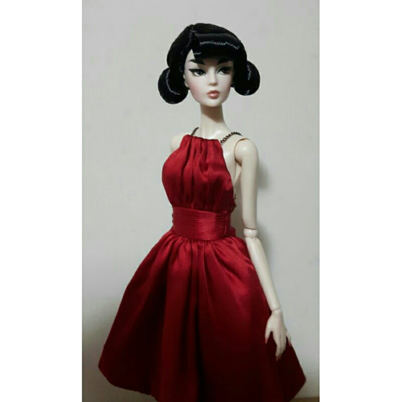 收藏型芭比~fashion royalty~女娃官配~赫本式紅禮服