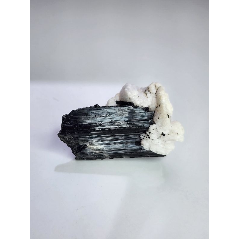 巴基斯坦黑碧璽共生礦
