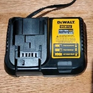 全新得偉dewalt dcb112充電器（庫存新）