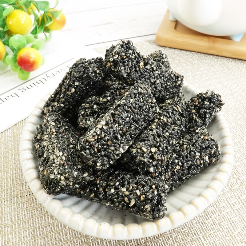 【食尚三味】古早味手切黑芝麻角糖 300g/600g 黑芝麻糖 黑芝麻角 黑芝麻塊糖 手作黑芝麻糖 (古早味)