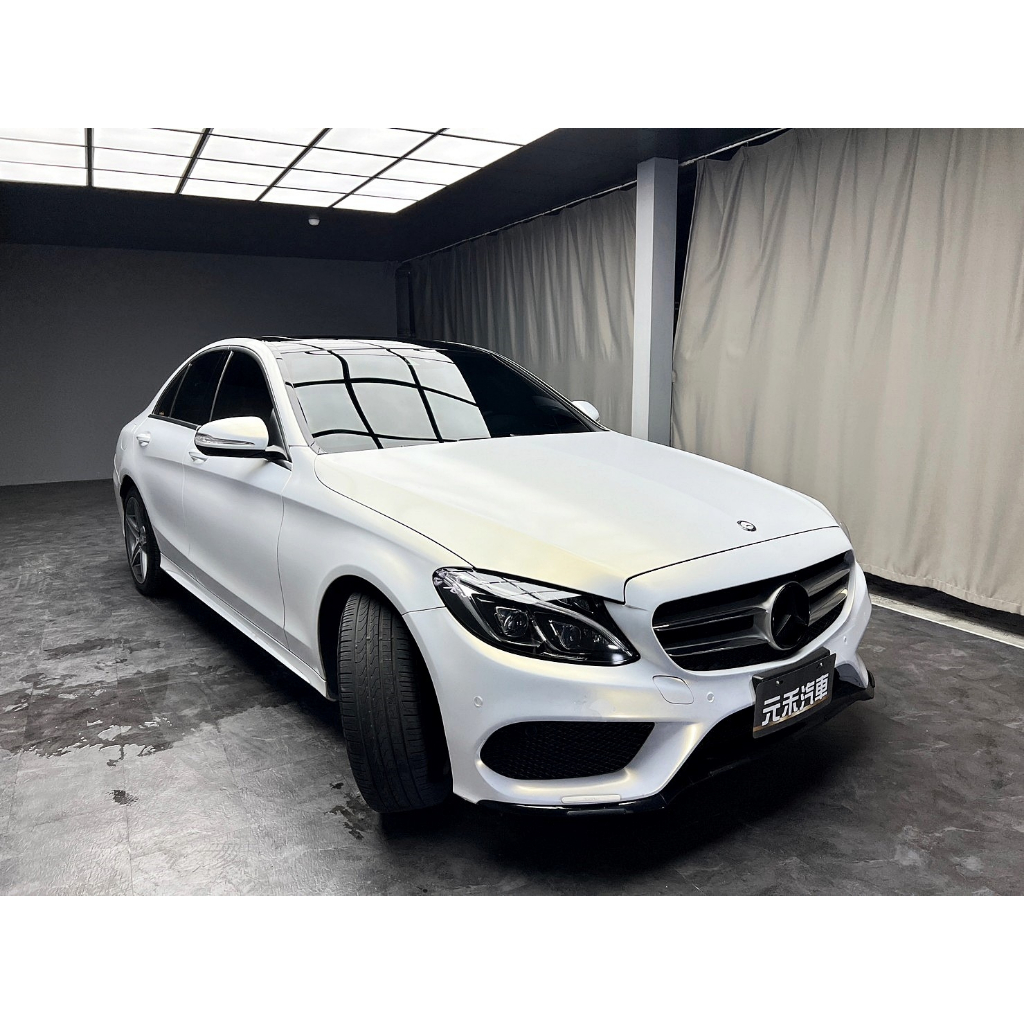 實跑5萬，配備滿，2015年式 W205 M-Benz C250 AMG-Line 包膜消光白