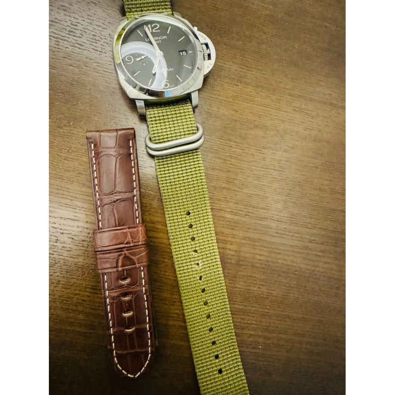 沛納海 panerai 原廠鱷魚皮錶帶 經典深咖啡色 22mm寬 全新正品 未使用