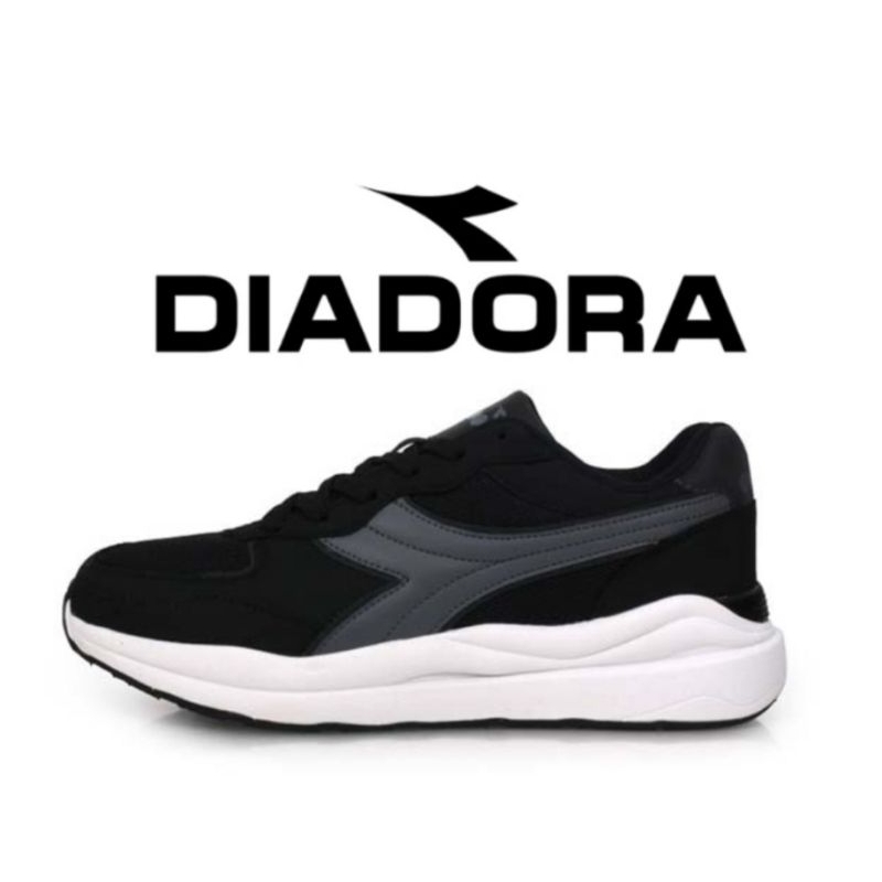 DIADORA 男鞋DA 3252＜D56&gt; 寬楦 輕量透氣 厚底增高 回彈減壓 黑灰 康特杯設計包覆 耐磨運動慢跑鞋