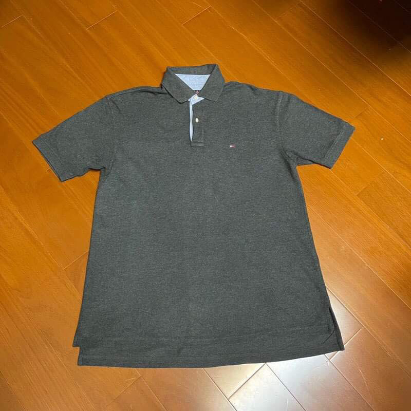 (Size 美版M) Tommy Hilfiger 深灰色短袖刺繡polo衫  （R4)