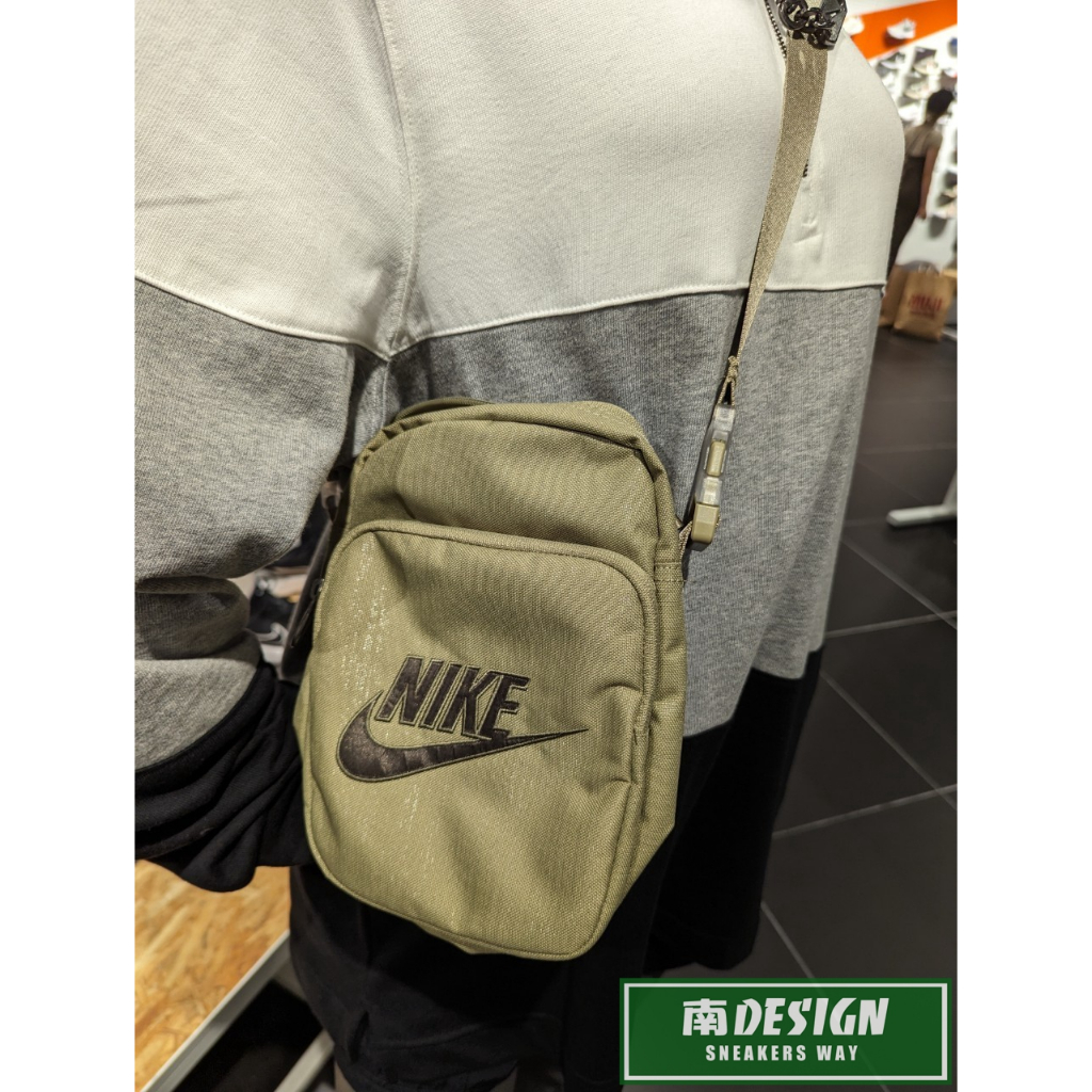 南🔥2023 11月 Nike Heritage 斜背包 側背包 可拆背帶 拉鍊口袋 橄欖綠 FB3041-276