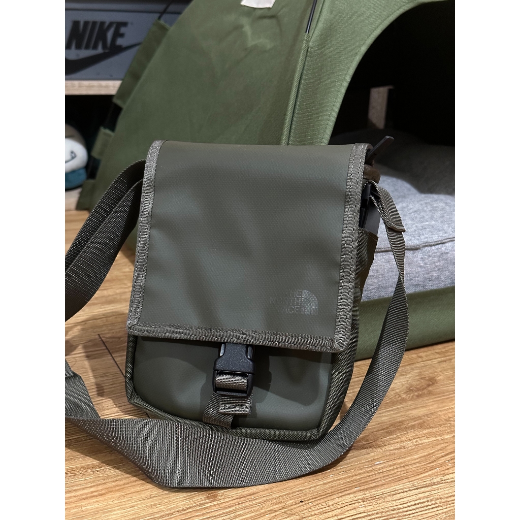 【THE NORTH FACE】【95%新】軍綠色 側背小包 腰包