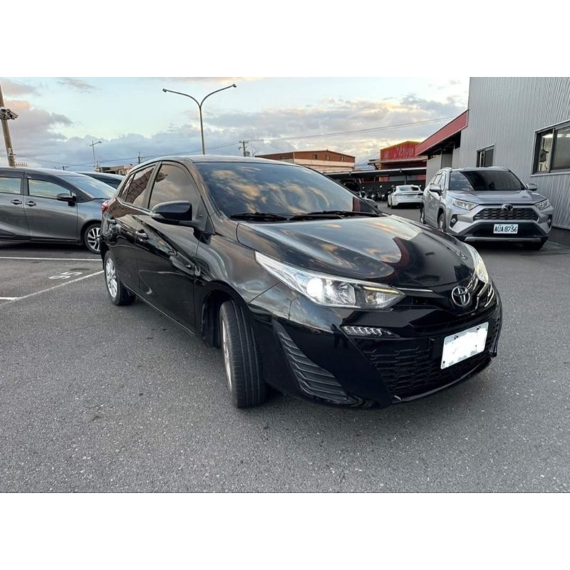 Toyota yaris 豐田二手Yaris 亞力史 中古大鴨 全原廠保養  自動啟閉頭燈  倒車攝影 車貸整合二手小鴨