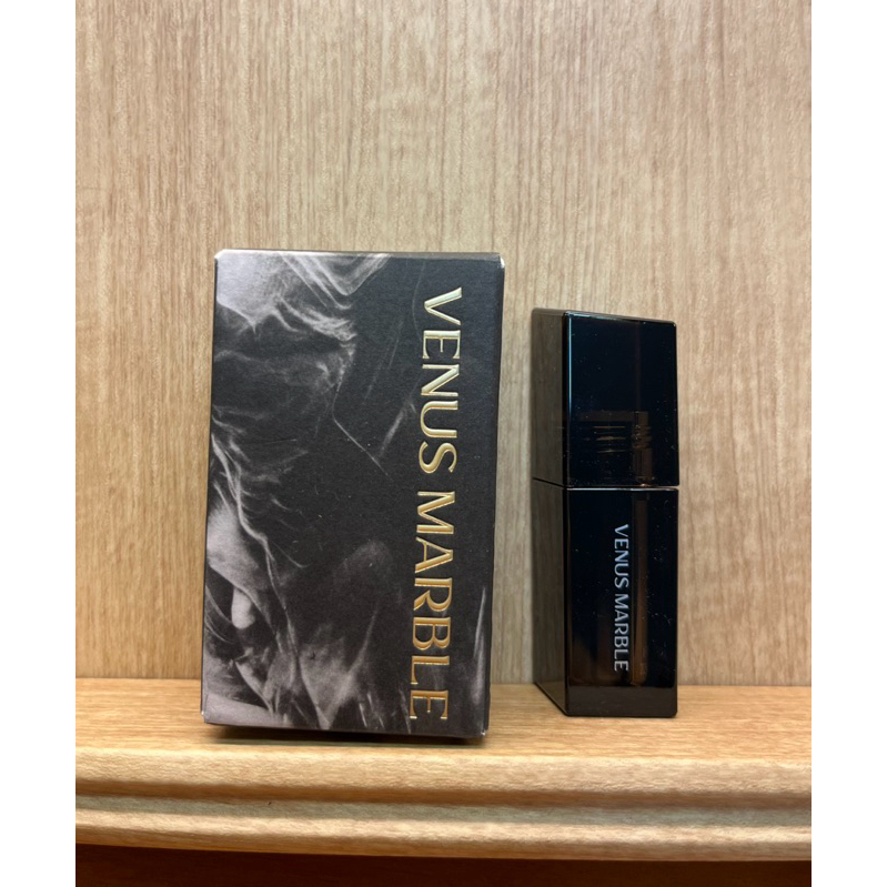 Venus Marble 帷幕晶石唇釉 #D03 野加侖