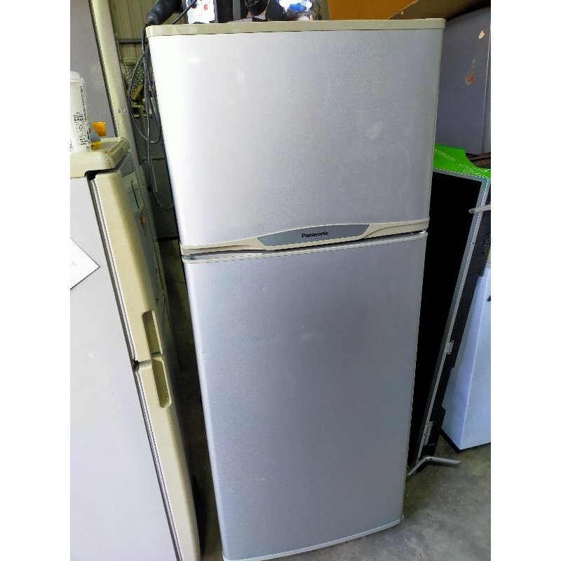 台中市南區德富二手家電--國際232公升雙門冰箱--4700元