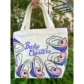 《綺趣雜貨》現貨 日本 迪士尼 牡蠣寶寶 帆布袋 手提袋 便當袋 托特包 包包 愛麗絲夢遊仙境 牡蠣寶寶 日本代購