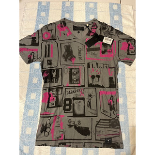 正品 GUESS 滿版圖案短袖T恤(XS)