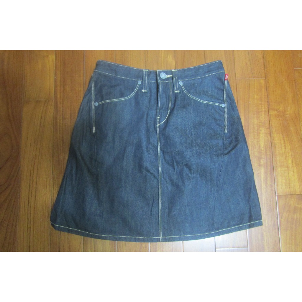 沒穿過 Levi's Engineered jeans 女生 裙後打摺 牛仔裙 尺寸：27W（尺寸偏大）註：保留特定買家