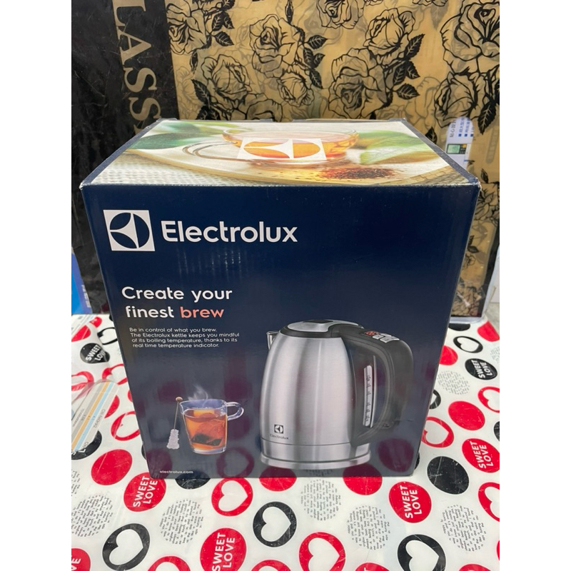 威宏電器有限公司 - 【伊萊克斯 Electrolux】 智慧溫控電茶壺EEK7700S