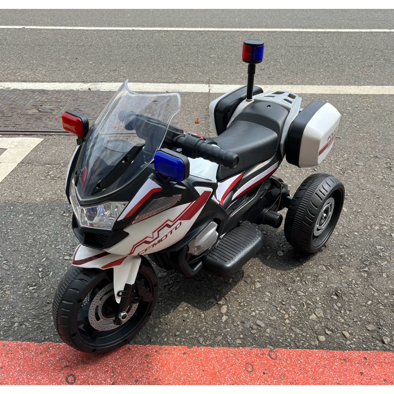最帥氣小重機警車造型兒童電動三輪摩托車、兒童電動車帶警示燈音效