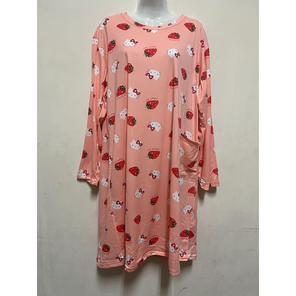 小蛙菇菇~GS洋裝092~全新 50吋中大尺碼 粉紅色 草莓KITTY 滿版 長袖連身睡衣 居家服 口袋休閒上衣
