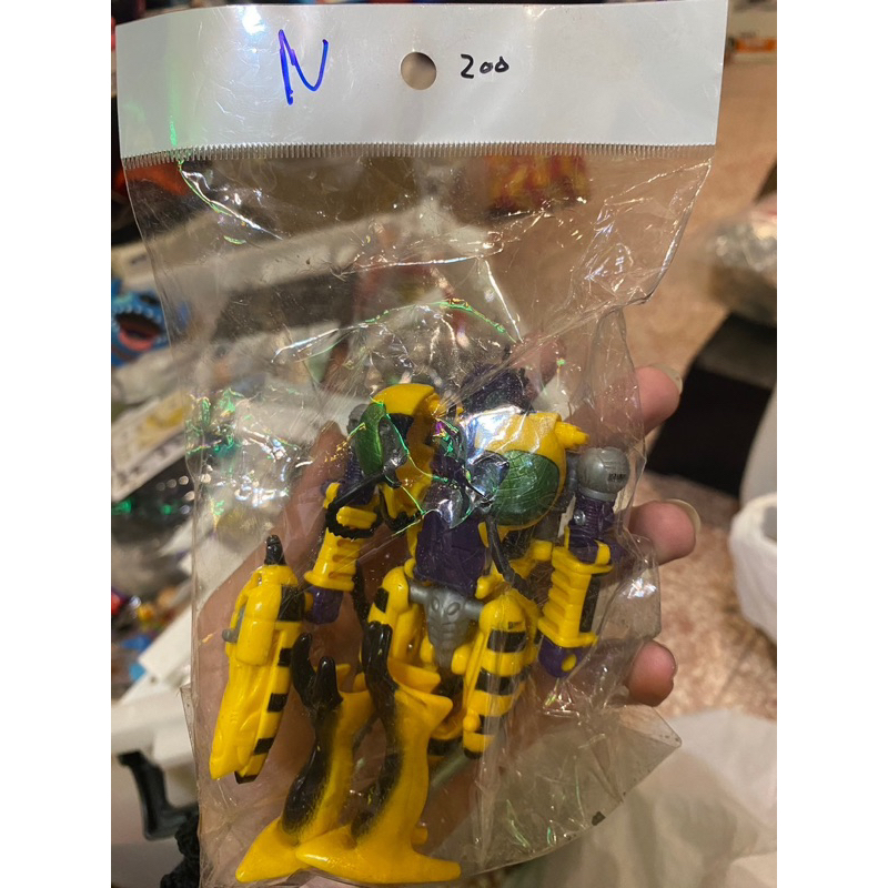 變形金剛野獸戰爭殺肉件 豪華黃蜂猛獸可動機器人 Transformers Beast Wars 變形金剛野獸系列（N)