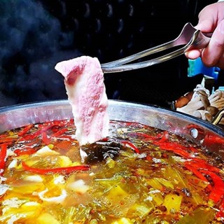 臺中 Beef King 2人特級豬肉酸菜魚鍋物套餐/4人A5近江和牛酸菜魚或胡椒豬肚雞鍋物套餐[紙券]