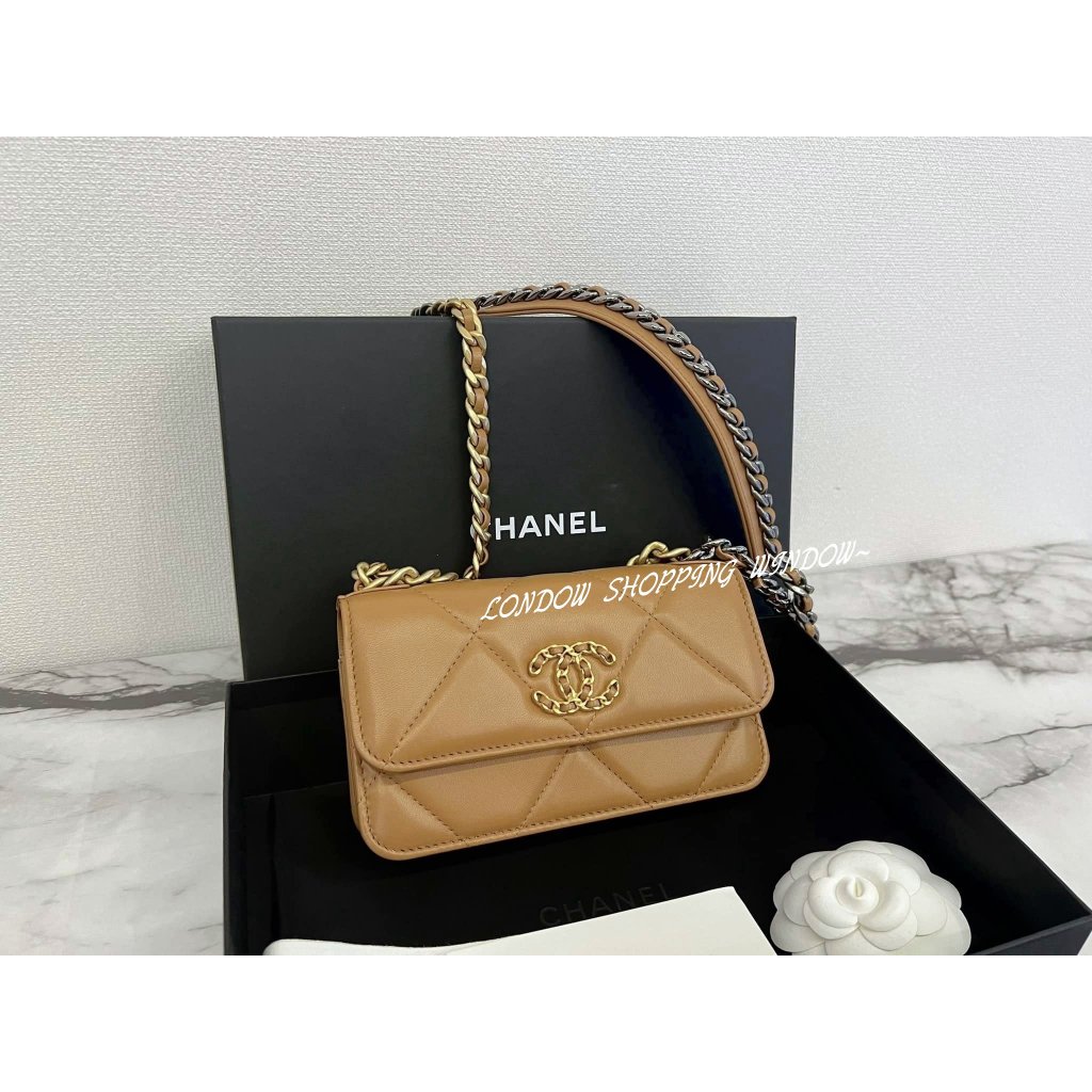 全新 CHANEL 19 MINI WOC 焦糖 斜背包 *倫敦櫥窗*