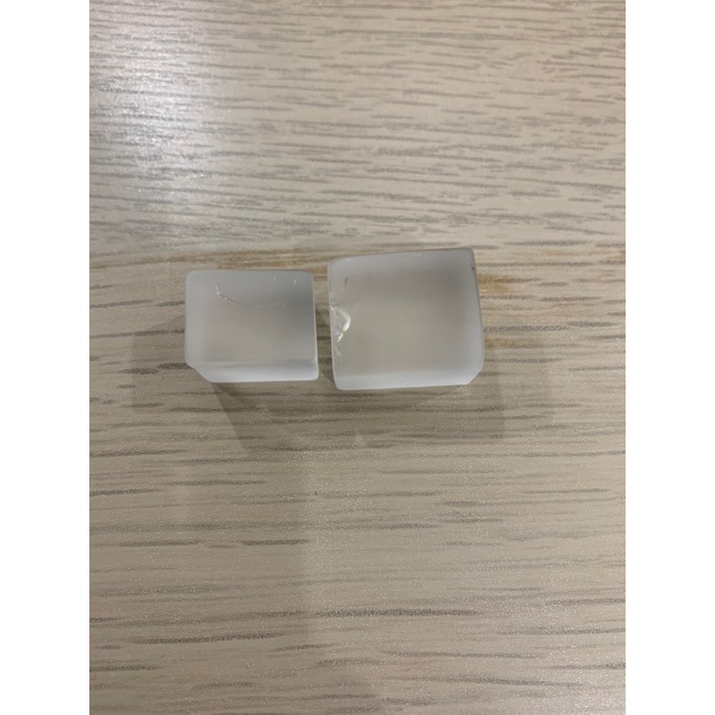 透石膏（Selenite）是一種被稱為療癒之石的水晶，擁有多種功效。