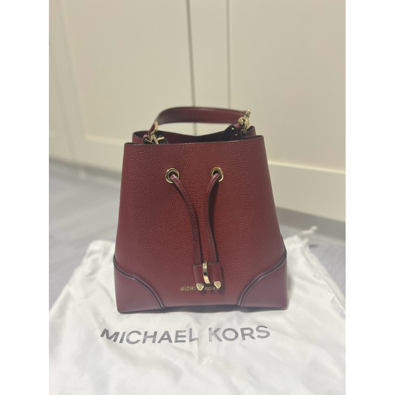 二手Michael Kors MK 專櫃款水桶包 酒紅色