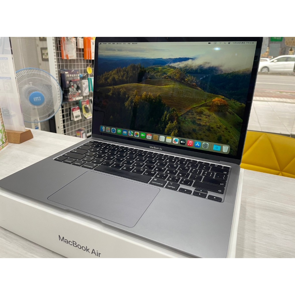 13吋MacBook Air A2179 Intel i3 8G Ram/256GB Rom【二手筆電，盒裝，附配件】
