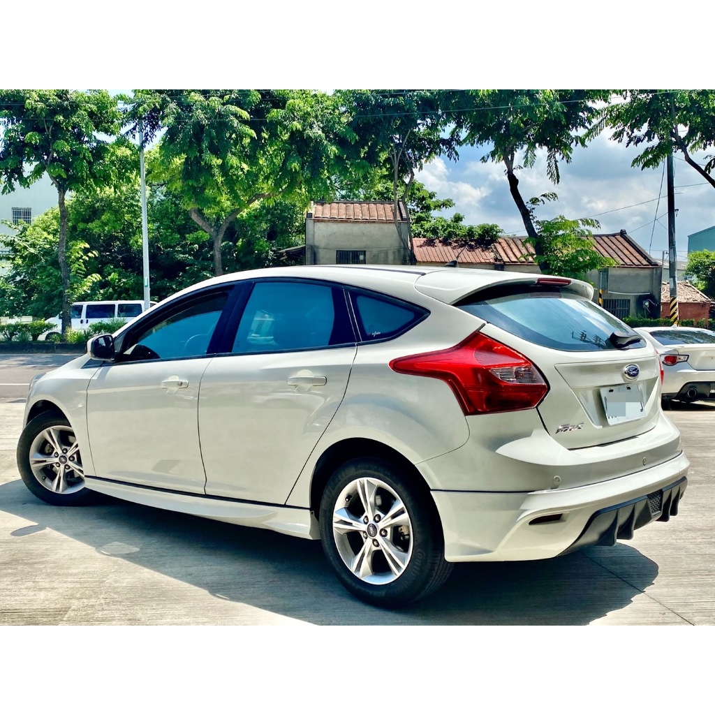 🔥2014 福特-FORD FOCUS 1.6 白🔥可配合銀行貸款 可私下分期