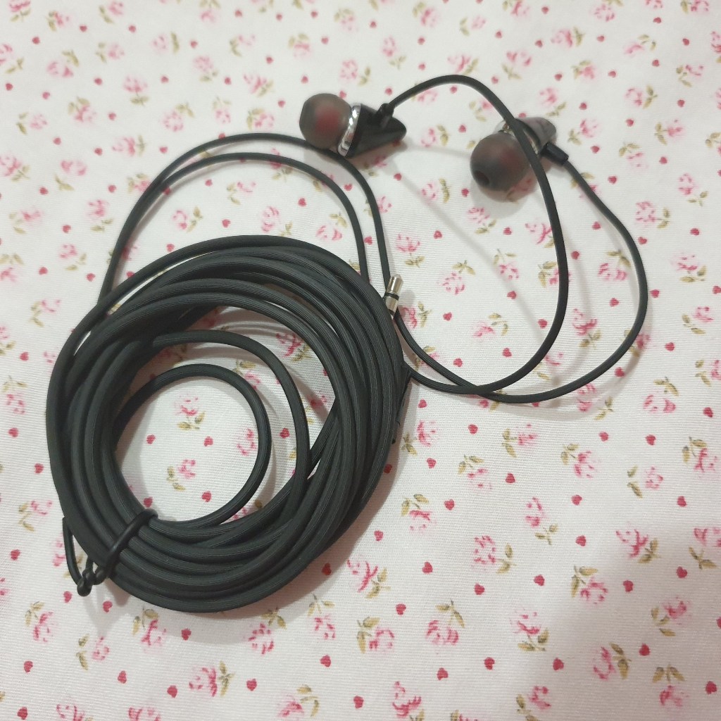 Maono HM25 耳塞式監聽耳機金屬入耳式有線耳機帶低音驅動聲音適用於平板電腦手機播放器(由鋁材料製成)