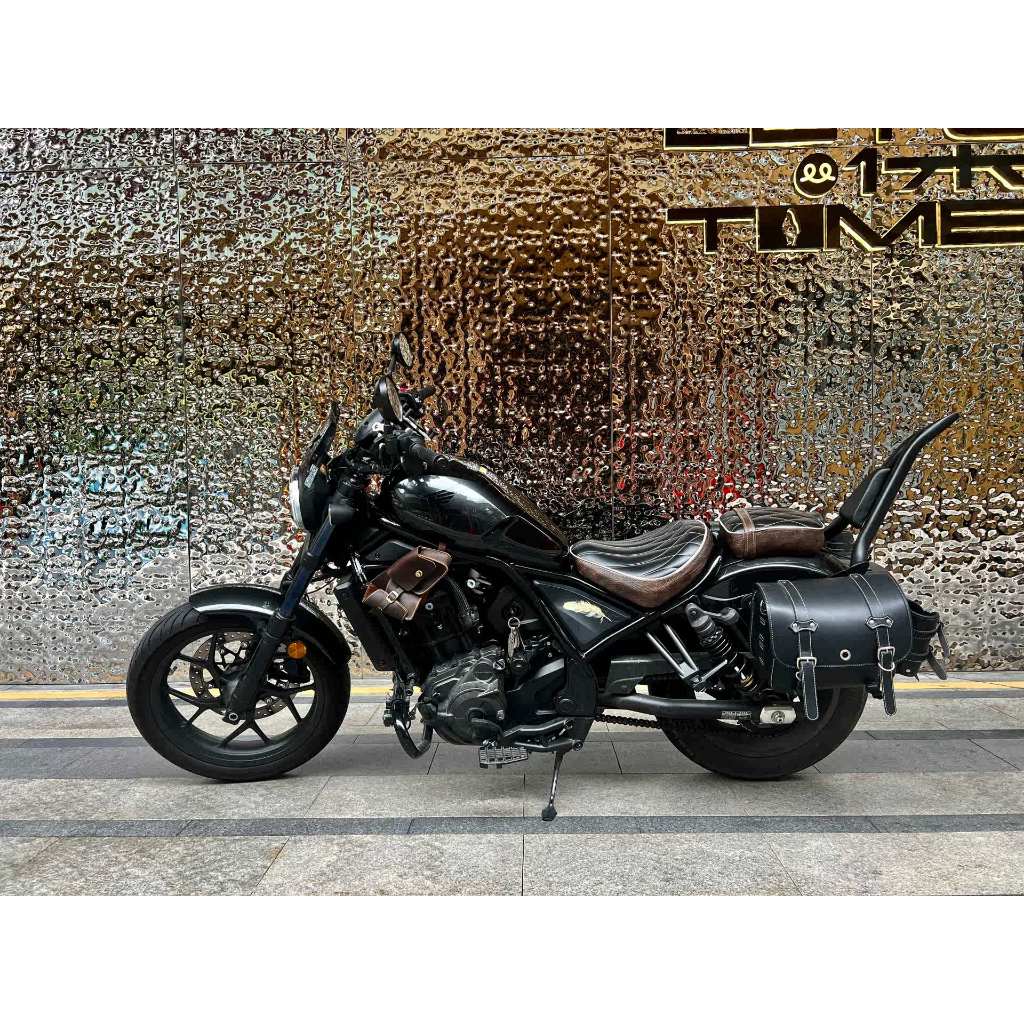 Rebel 1100T扶手型後貨架 適用於 Honda 叛逆者1100改裝可調式後靠背 Rebel1100