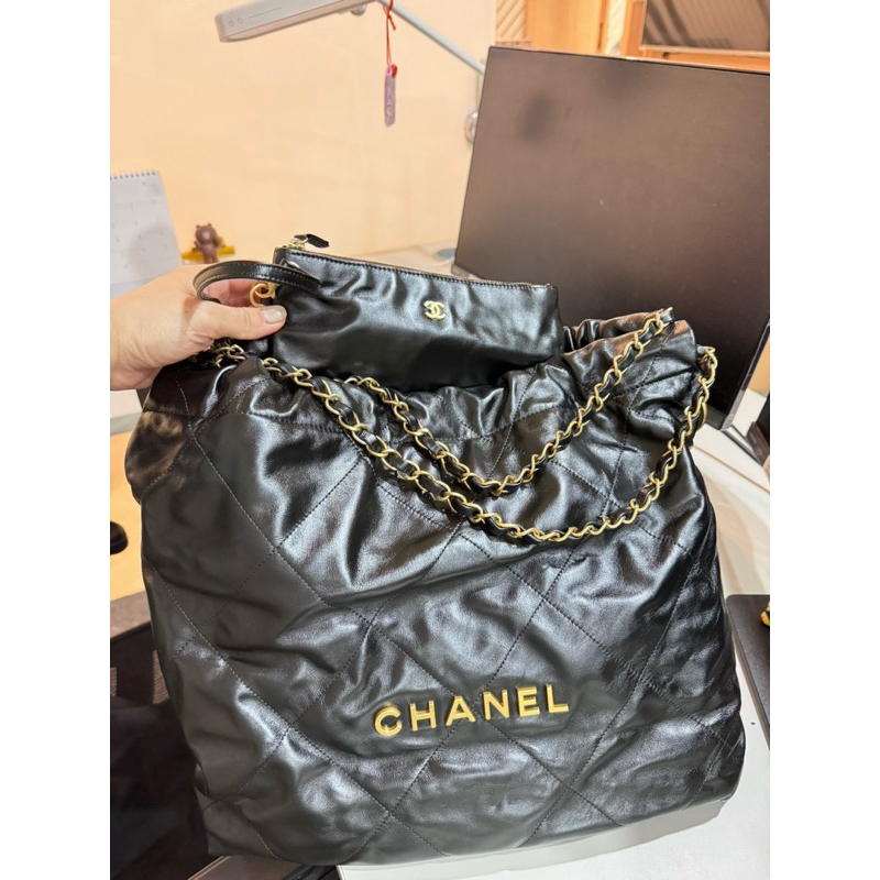 已售）Chanel 22 Handbag 中號 chanel22包