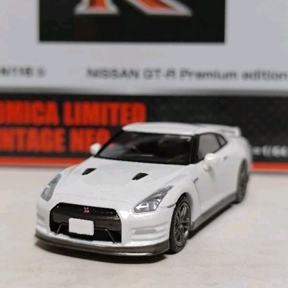 Tomytec 1/64 TLV LV-N116b NISSAN GT-R 2014 R35 日產 跑車