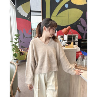 現貨❤️‍🔥Applababy| V領水貂毛針織上衣 馬海毛衣 V領上衣 V領針織 斜肩上衣 斜肩毛衣 短版針織上衣
