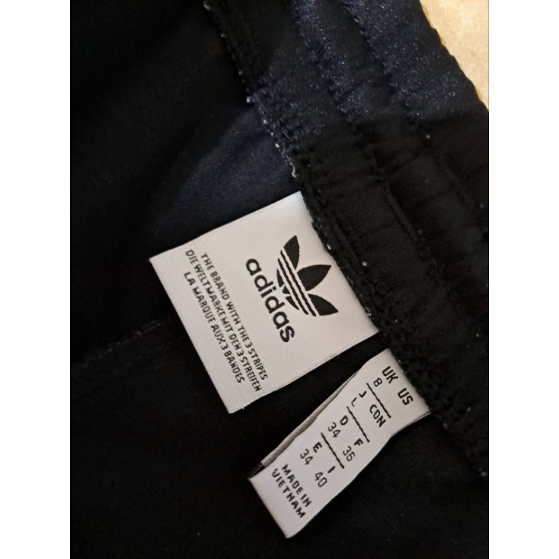 trussardi1973買家保留中暫售 Gap白羽絨背心+正版Adidas 窄版運動長褲（皆二手）