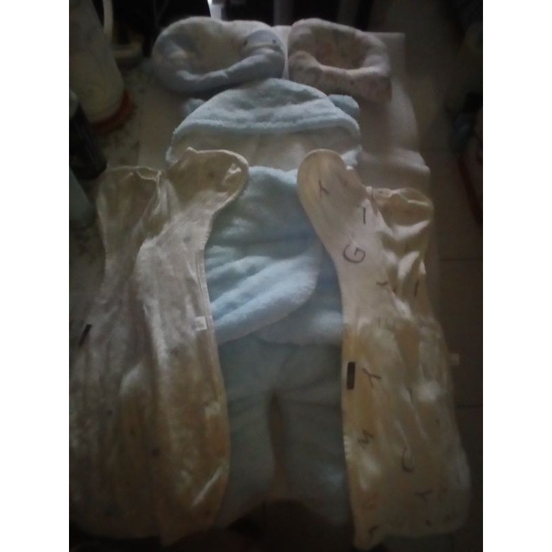 嬰兒五件的三服飾二頭枕 只賣199元