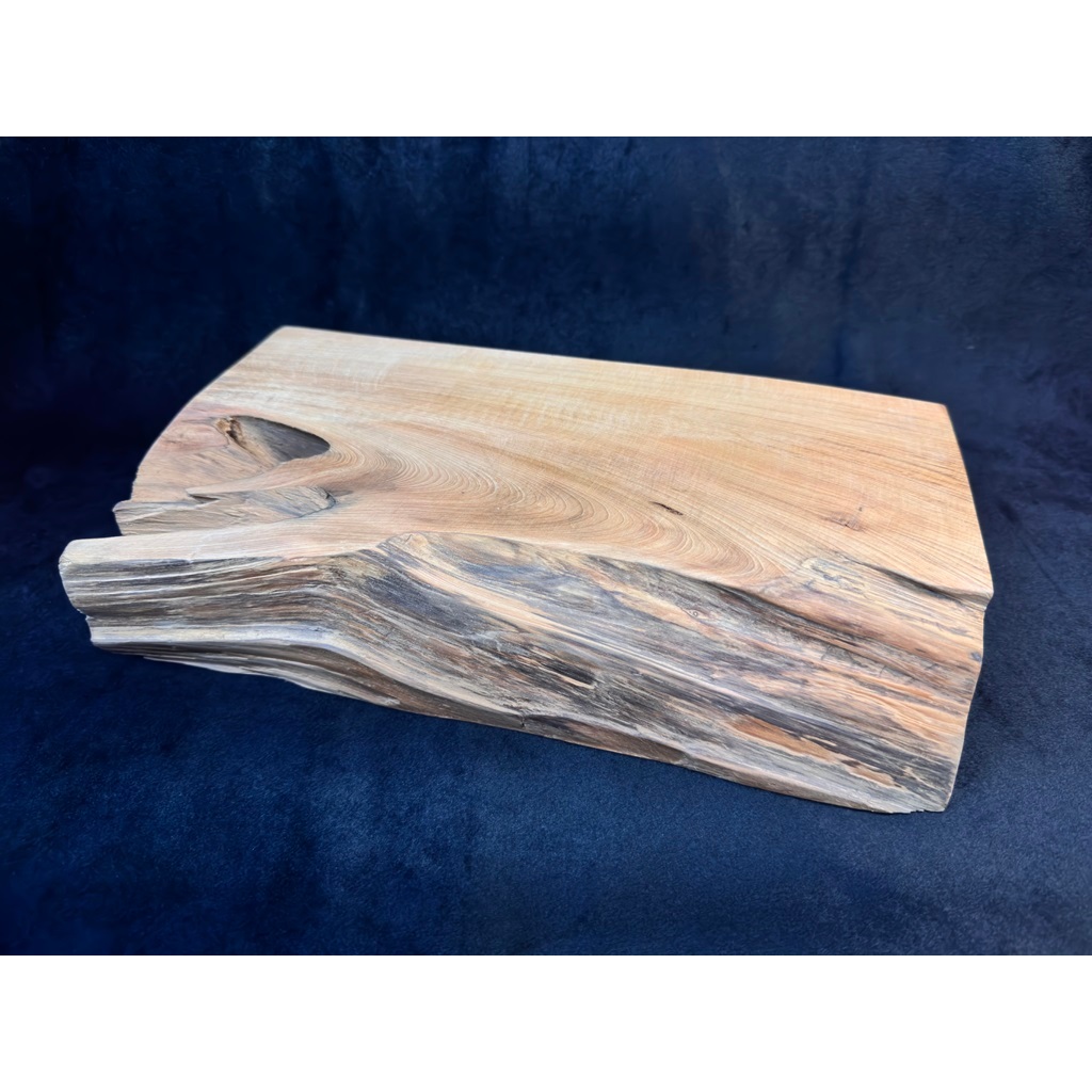 黃檜 老料 檜木 2.2kg 聞香 原木 藝術 擺飾 茶道 書桌 文創 水晶 陶藝 礦石 植物 植栽 裝飾