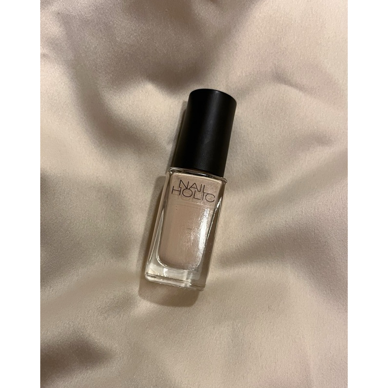 NAIL HOLIC 指甲油色號be300 奶茶色