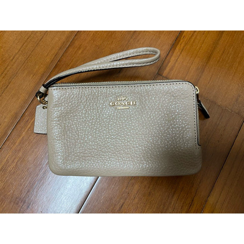 Coach 奶茶色手拿包 100%正品