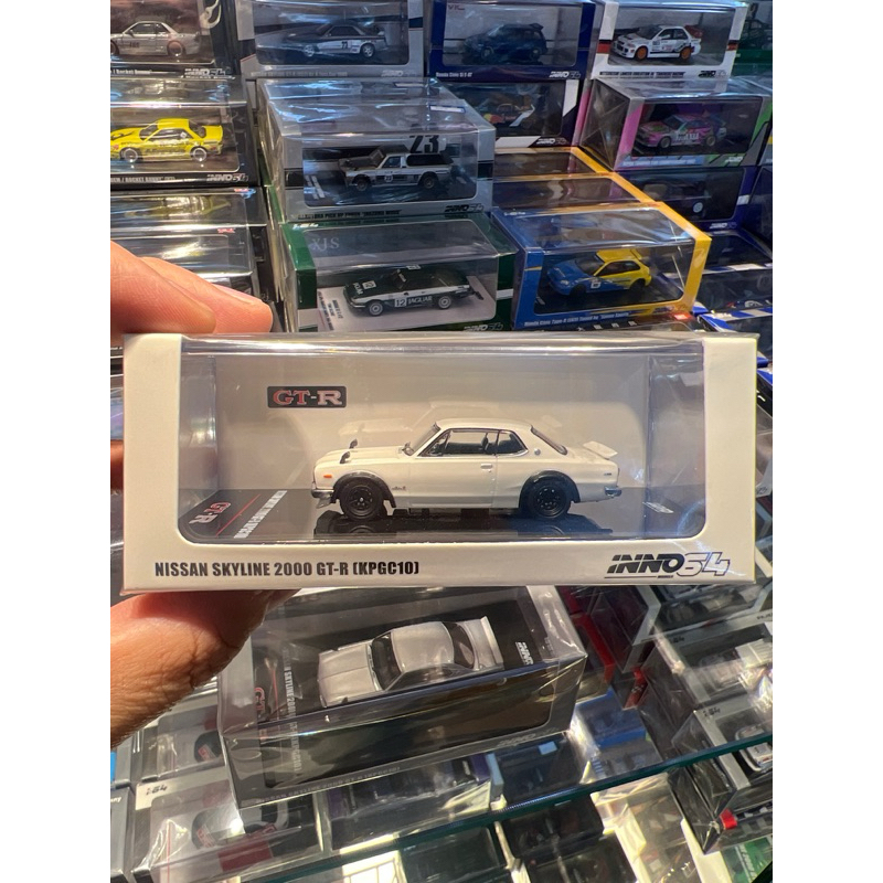 （小賈車庫）1/64 INNO NISSAN SKYLINE 2000 GT-R (KPGC10) white 白色