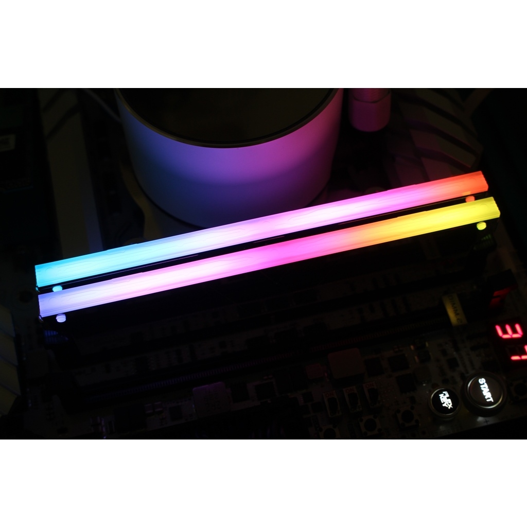 全何 v-color Manta XSKY DDR5 7200 32GB(16GB*2) RGB 超頻記憶體 銀 ROG