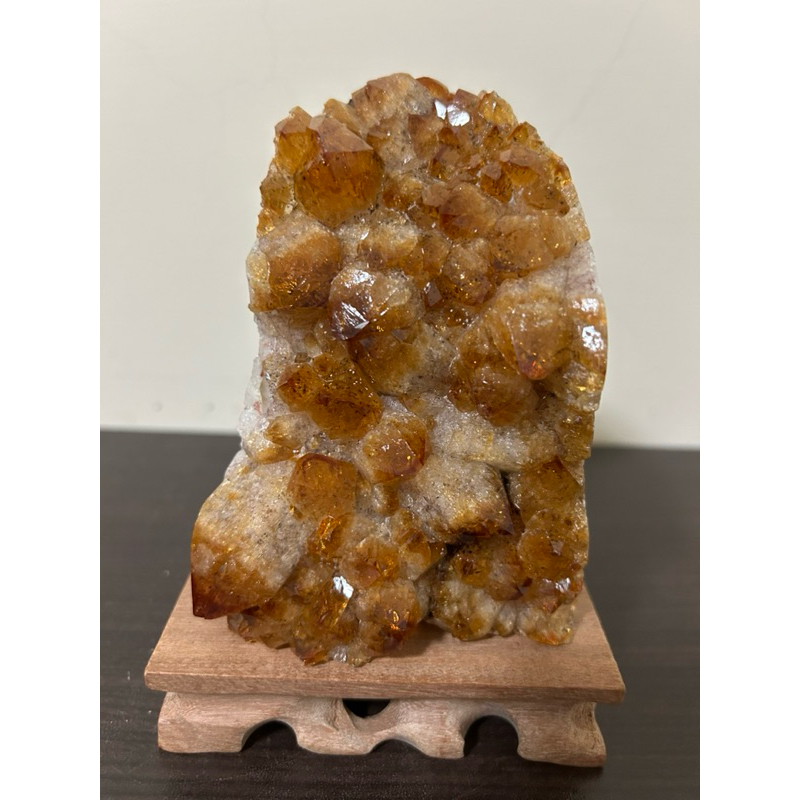 💯實物拍攝 黃水晶鎮（焦糖色大牙小透光含座）804.4g天然晶洞黃晶鎮風水擺件錢袋子消磁净化招財原礦