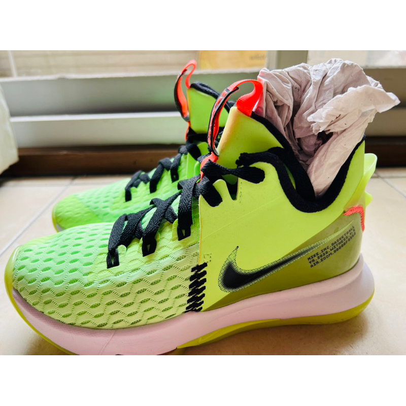 （全新正品26cm)  LeBron James Nike籃球鞋 WITNESS V EP 螢光綠男女運動氣墊鞋