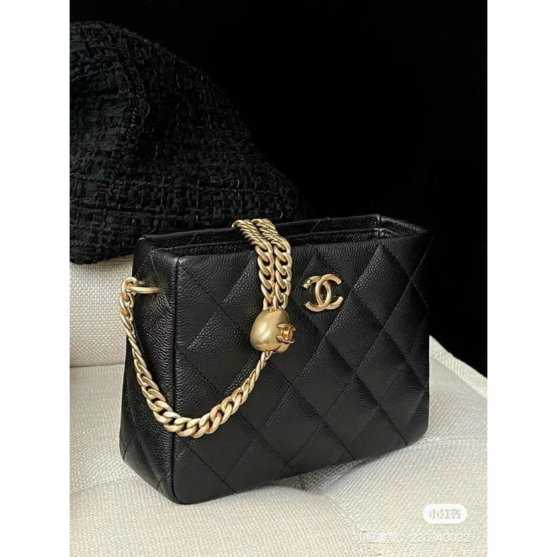 Chanel 23P 愛心鏈 small hobo