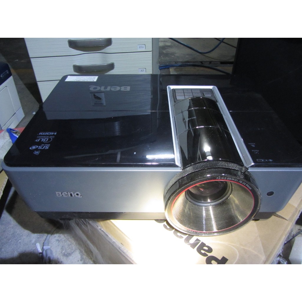 BENQ SX914 高亮度投影機,30吋 至 300吋,高亮度6000流明及11000:1高對比度(無遙控器)