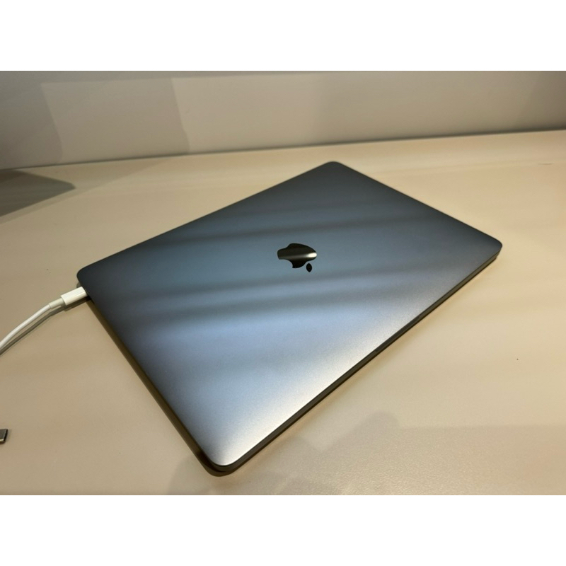 ［二手現貨］Apple 2017 Macbook Pro 13 128G 銀色 外觀九成新以上 電池有問題 已過保