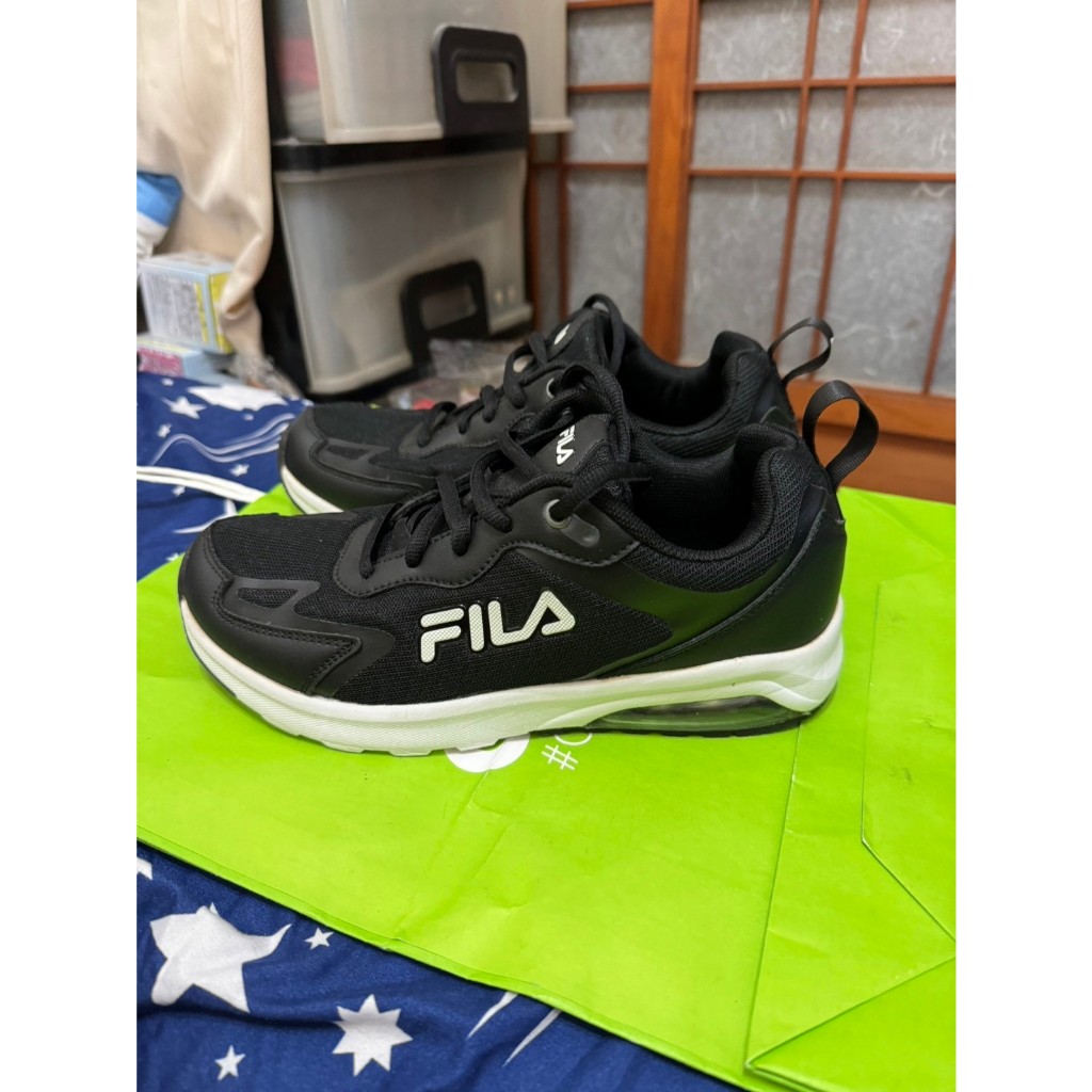 「 二手鞋 」 FILA 女版運動休閒鞋 US8（黑）鐵4-3