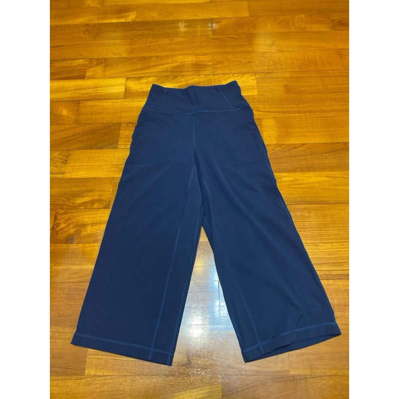《二手衣近全新》 lululemon 深藍 寬管七分瑜珈褲