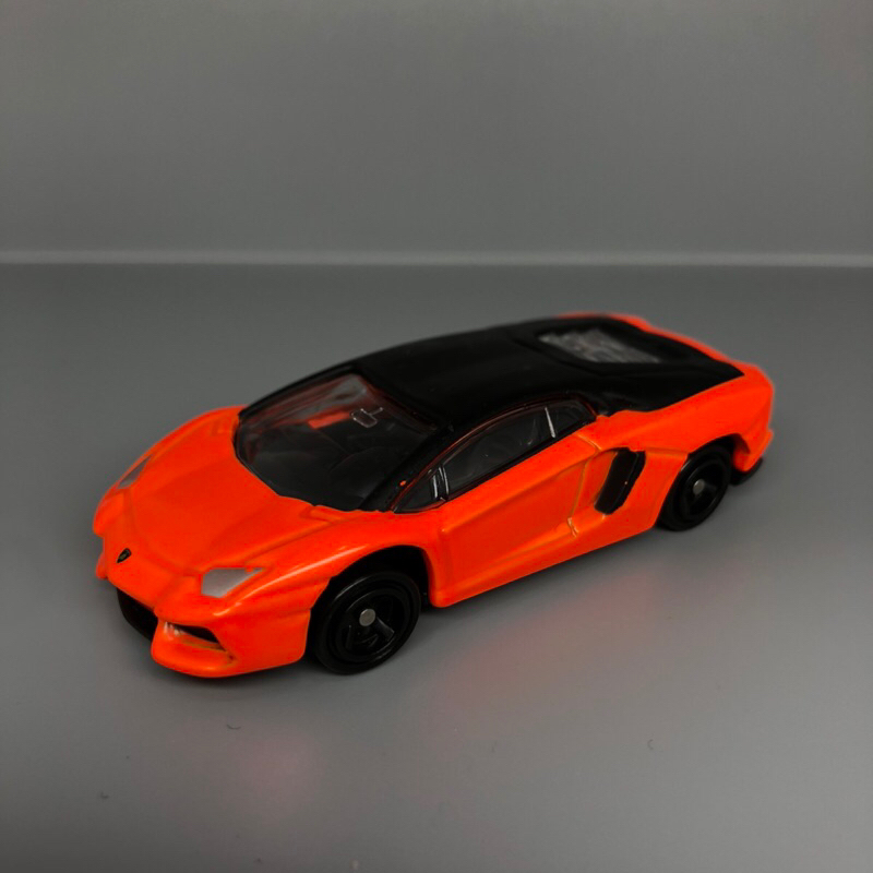 Tomica Lamborghini aventador lp700