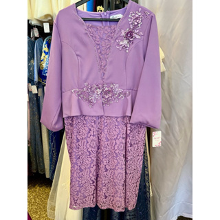媽媽禮服洋裝 柔和優雅紫 假兩件式連身裙 上蕾絲立體花刺繡拼接 下亮片蕾絲長袖子氣質款尺碼3XL
