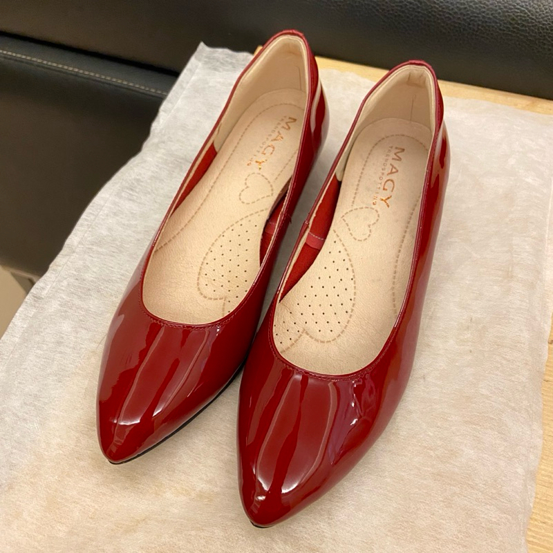 MAGY✨超美紅色平底鞋/8號半/新竹巨城專櫃購入/鞋底氣墊舒適/少穿出售