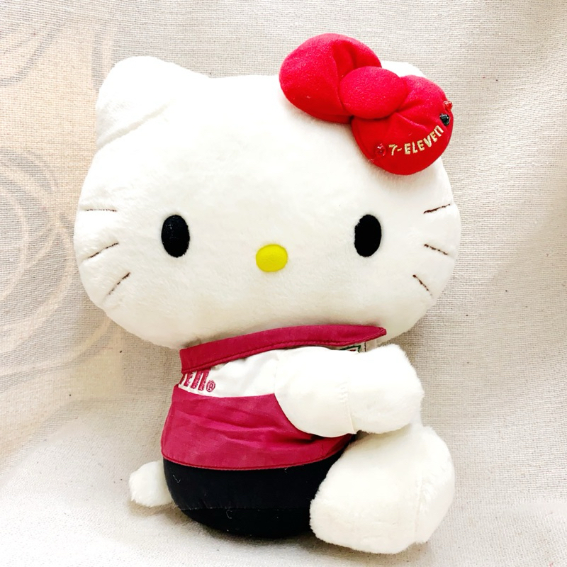 ‼️絕版‼️現貨 2009年 Hello Kitty 7-11店長制服 凱蒂貓玩偶 絨毛娃娃 填充玩具 居家擺飾
