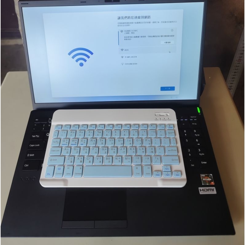 vaio，r7-3700u(相當i7同級)+8g+512g，送超薄藍芽鍵盤，當桌上機使用